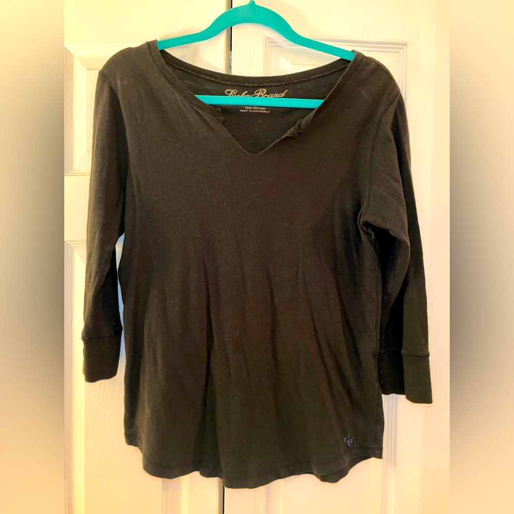 Lucky Brand Women’s V-Neck Blouse. Relaxed Fit. Size Large